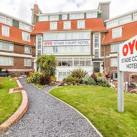 Oyo Stade Court Hotel Hythe  Extérieur photo