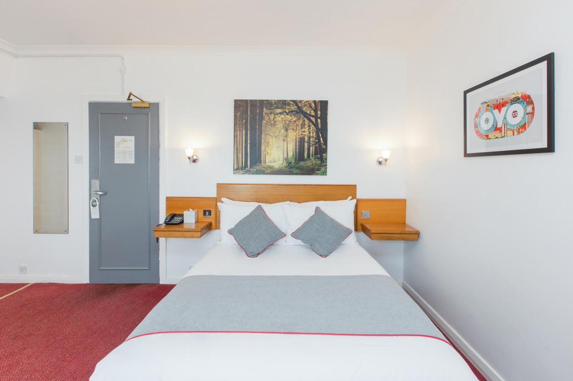 Oyo Stade Court Hotel Hythe  Extérieur photo